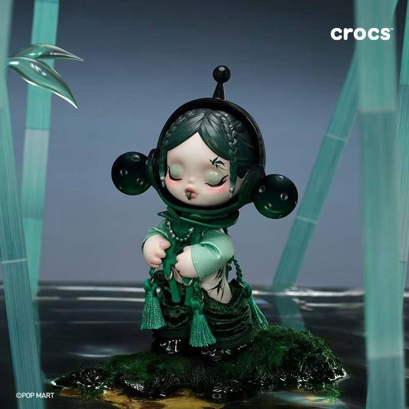 Skullpanda x CROCS OOTD Figure - Image 3