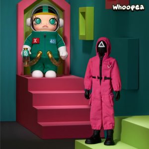 MEGA SPACE MOLLY 400% Figure + Action Figure Squid Game Set