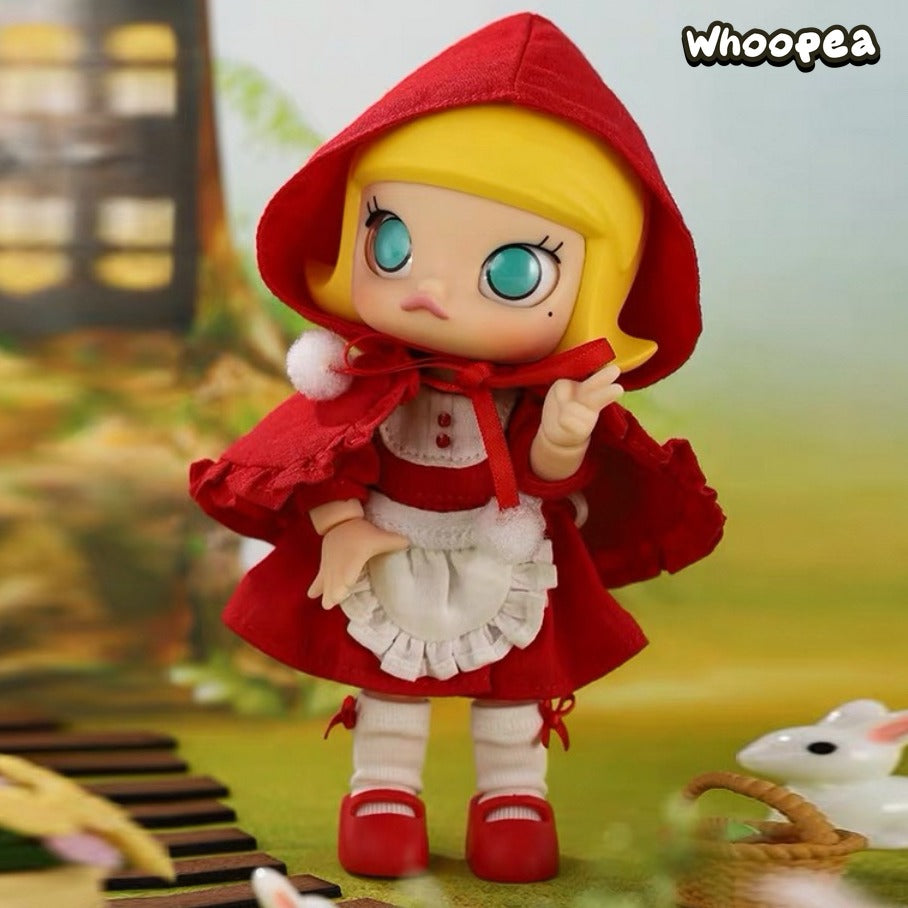 Molly Little Red Molly Action Figure - Image 4