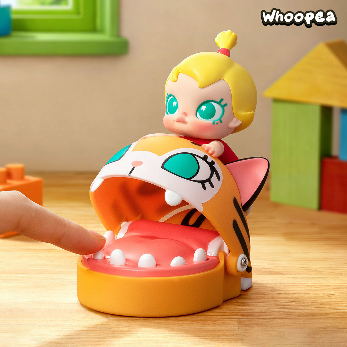 POP MART Baby Molly and Baby Tabby Pulling a Prank Figure - Image 3
